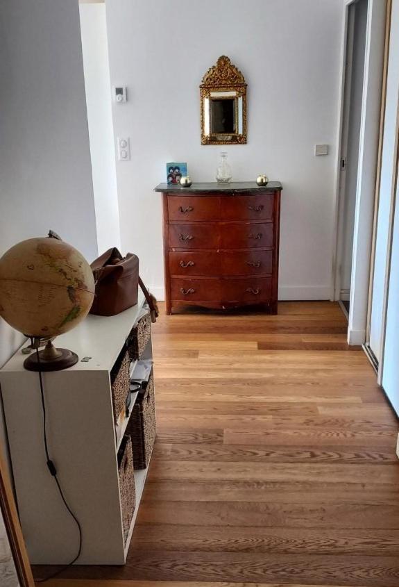 Chambre Lit 2 Personnes Dans Appartement Du Logeur Мандельё-ла-Напуль Экстерьер фото